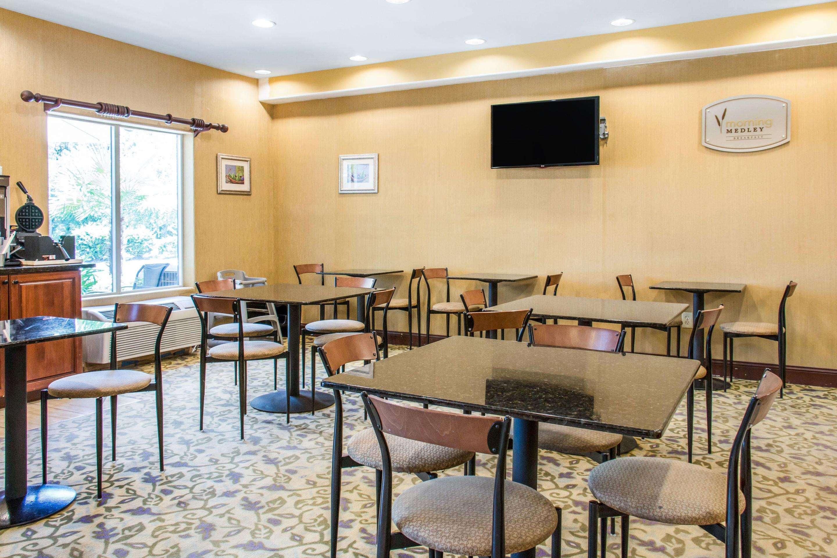 Sleep Inn & Suites Pooler Bagian luar foto